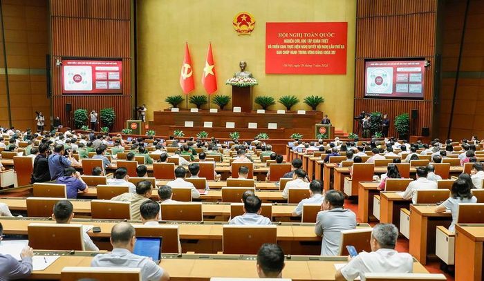 Đồng chí Nguyễn Thanh Nghị đề nghị các đồng chí tham dự Hội nghị quán triệt sâu sắc; nâng cao nhận thức trong tư duy và hành động; quan tâm lãnh đạo, chỉ đạo quyết liệt để tổ chức thực hiện thành công mục tiêu đề ra - Ảnh: VGP/Nhật Bắc
