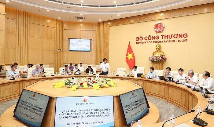 Tổng giám đốc EVN Nguyễn Anh Tuấn phát biểu tại cuộc họp