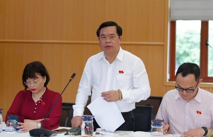 Các đại biểu tham gia Đoàn công tác phát biểu tại buổi làm việc.