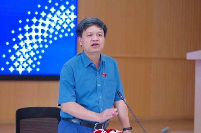 Ông Tạ Đình Thi - Phó Chủ nhiệm Ủy ban Khoa học, Công nghệ và Môi trường phát biểu kết luận buổi làm việc.