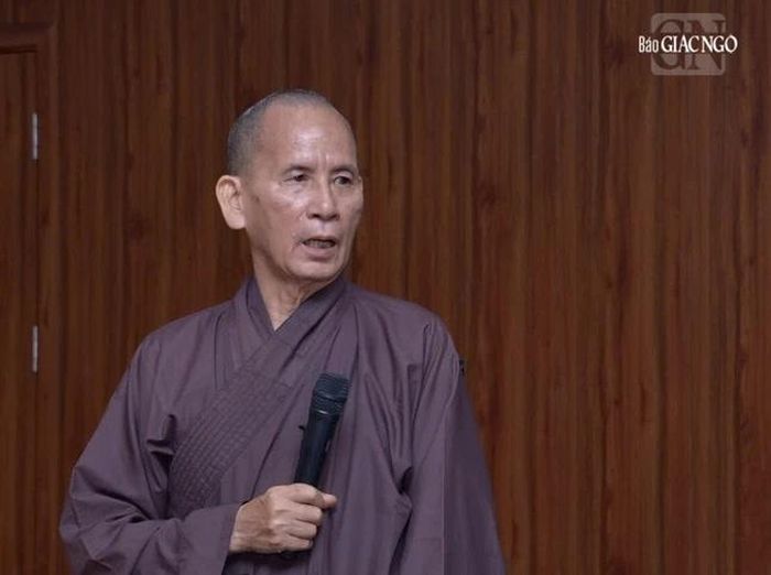 Hòa thượng Thích Thiện Thống góp ý kiến khuyến khích tất cả các tự viện trên toàn quốc treo biểu ngữ chào mừng Đại hội X và Lễ kỷ niệm 45 năm ngày thành lập GHPGVN
