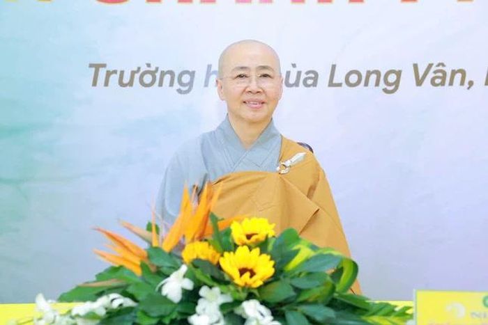 Ni sư Thích nữ Huệ Dâng