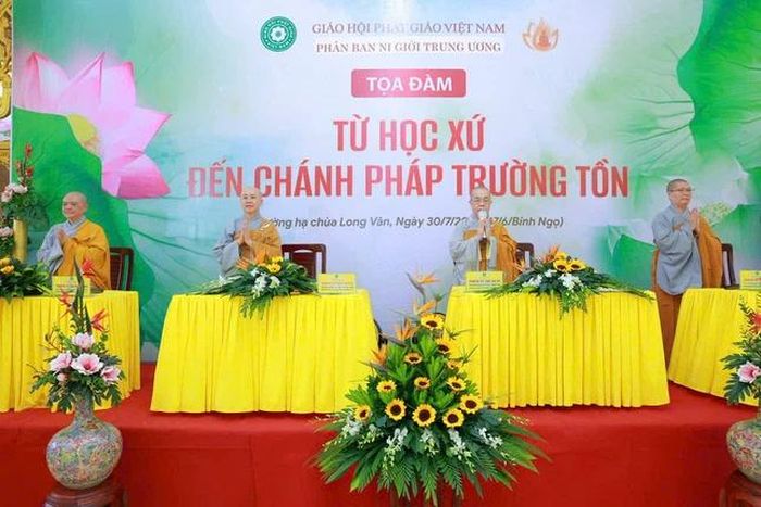 Chư Ni chia sẻ tại tòa đàm