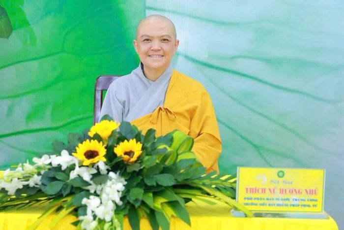 Ni sư Thích nữ Hương Nhũ