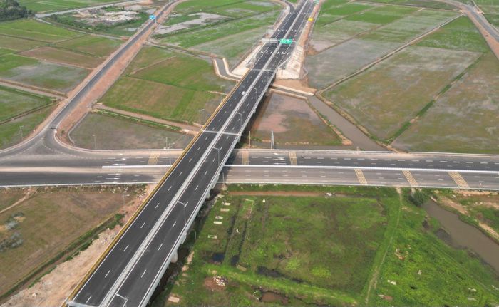 Tập trung đầu tư hạ tầng và hướng tới mục tiêu trở thành thành phố trực thuộc Trung ương trước năm 2030.