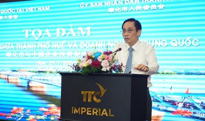 Ủy viên Bộ Chính trị, Bộ trưởng Bộ Ngoại giao Lê Hoài Trung phát biểu tại tọa đàm.