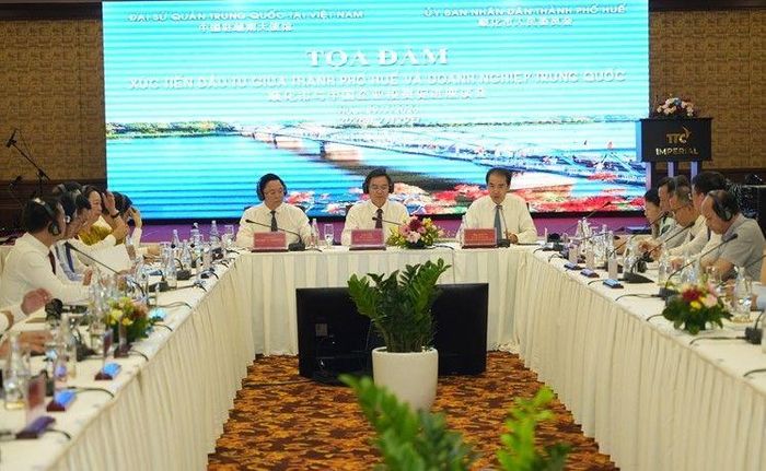 Buổi tọa đàm xúc tiến đầu tư giữa TP. Huế và các doanh nghiệp Trung Quốc.