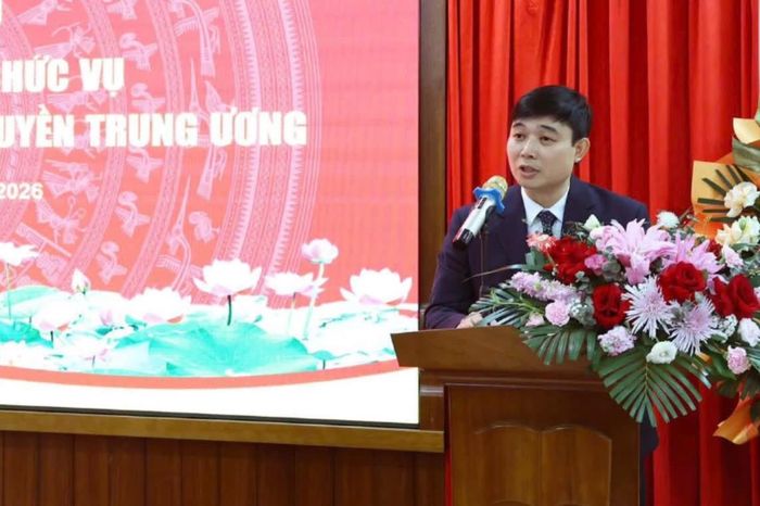 TS.BS Hán Huy Truyền - Giám đốc Bệnh viện Y học cổ truyền TW phát biểu nhận nhiệm vụ. Ảnh: BVCC