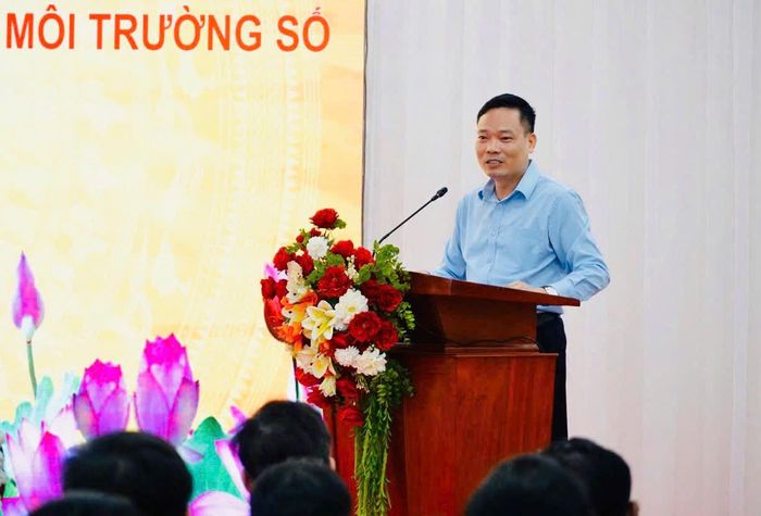 Phó Cục trưởng Cục Báo chí Đặng Khắc Lợi phát biểu tại hội thảo