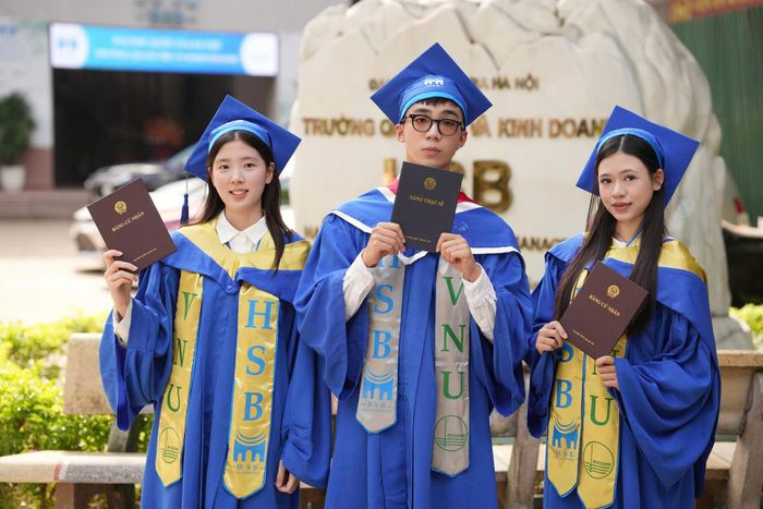 Sinh viên một trường đại học tại Hà Nội trong lễ tốt nghiệp. Ảnh: L.Hương