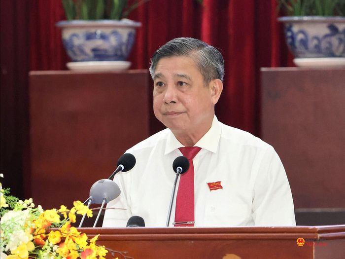 Phó Bí thư Thường trực Thành ủy, Chủ tịch HĐND TP. Cần Thơ Đồng Văn Thanh phát biểu tại kỳ họp