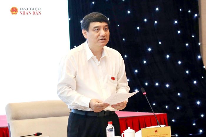 Chủ nhiệm Ủy ban Văn hóa và Xã hội Nguyễn Đắc Vinh phát biểu khai mạc Phiên họp