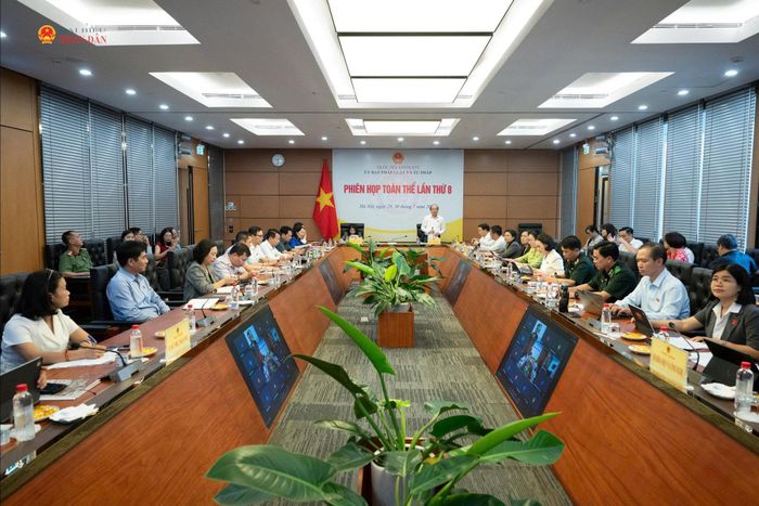 Toàn cảnh phiên họp