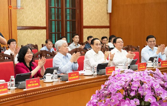 Các đại biểu dự Phiên họp