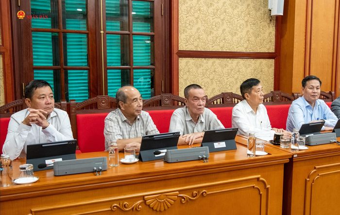 Các đại biểu dự Phiên họp