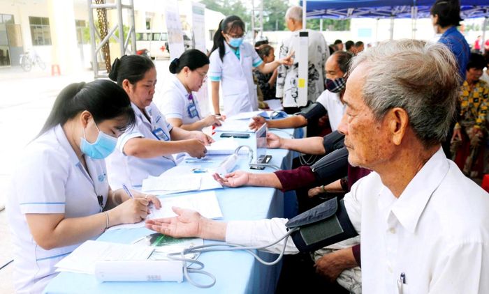 UBND TP. Đồng Nai đề nghị các xã, phường phát huy vai trò trung tâm, chủ động trong công tác tổ chức khám sức khỏe cho người dân. Ảnh: BVĐN 2