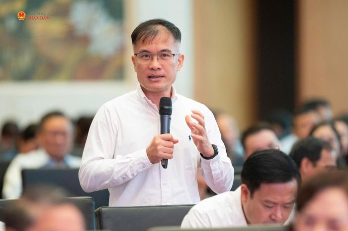 Đại diện Học viện Tài chính phát biểu