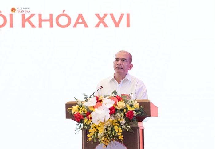 Phó Chủ tịch Viện Hàn lâm Khoa học, Công nghệ Việt Nam Trần Tuấn Anh trình bày tham luận “Vai trò hoạt động giám sát của Quốc hội góp phần hoàn thiện thể chế, pháp luật, cơ chế, chính sách thúc đẩy phát triển khoa học, công nghệ, đổi mới sáng tạo và chuyển đổi số quốc gia”