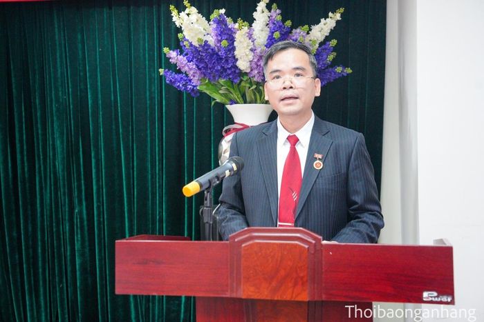 Đồng chí Nguyễn Xuân Bắc - Phó Bí thư Chi bộ, Phó Vụ trưởng Vụ Tín dụng chia sẻ tại buổi lễ