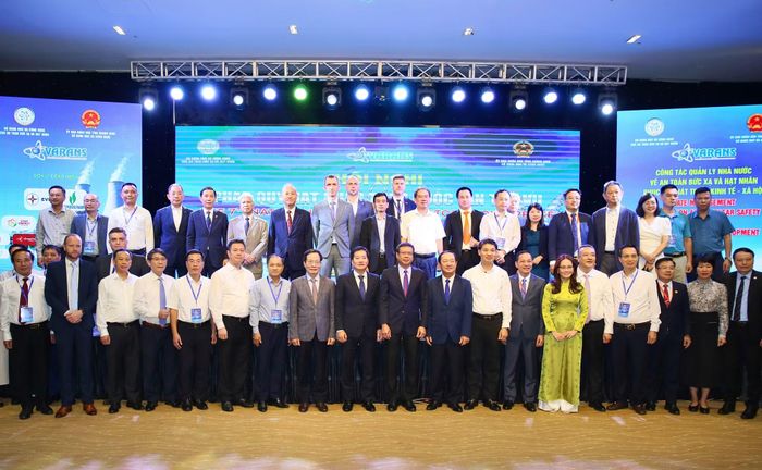 Các đại biểu dự Hội nghị Pháp quy hạt nhân toàn quốc lần thứ VII.