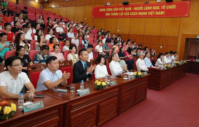 Các đại biểu tham dự lễ phát động.