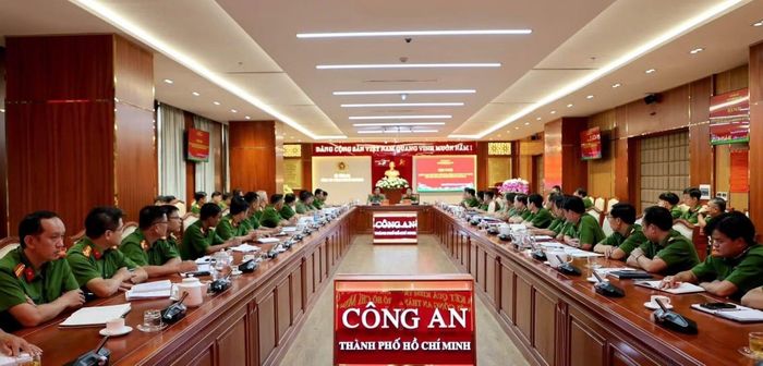 Quang cảnh buổi làm việc.