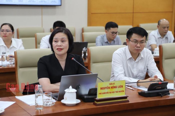Lãnh đạo Trường Đại học Thái Nguyên trao đổi kinh nghiệm xây dựng mô hình đổi mới sáng tạo phục vụ phát triển địa phương.