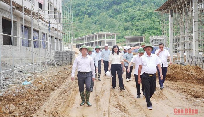 Chủ tịch UBND tỉnh Lê Hải Hòa kiểm tra tiến độ thi công Dự án trường nội trú liên cấp xã Hạ Lang.