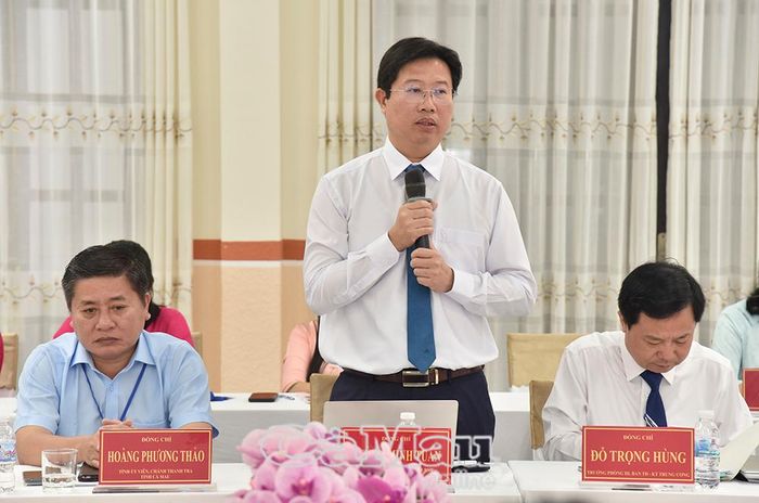 Phó Chủ tịch UBND tỉnh Đồng Tháp Huỳnh Thanh Tuấn chia sẻ kết quả thực hiện giao ước thi đua và khẳng định sẽ tiếp tục cùng các địa phương trong Cụm hoàn thành tốt các mục tiêu đề ra. 
