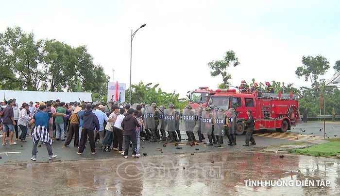 Diễn tập thực binh A2: Phòng chống biểu tình, gây rối, bạo loạn của Công an phường Giá Rai.