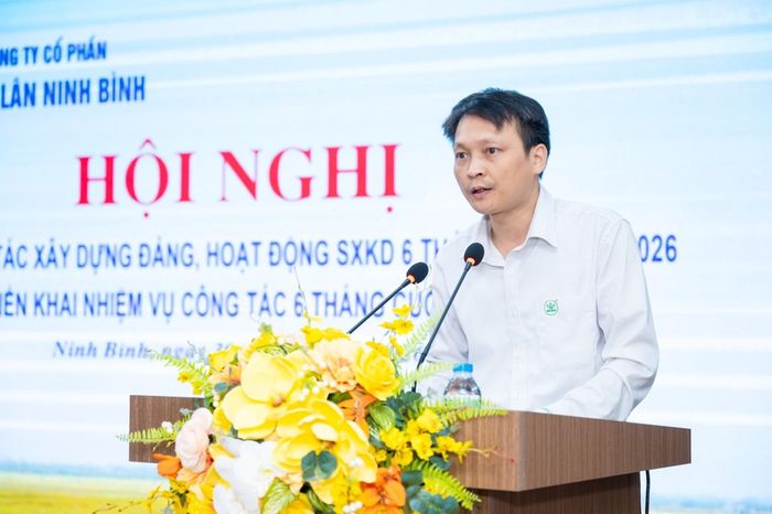 Ông Phạm Duy Linh - Trưởng phòng Kỹ thuật phát biểu tham luận tại hội nghị 