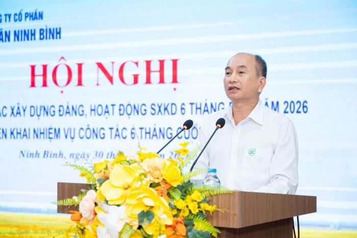 Ông Phạm Gia Ngân - Trưởng phòng Tổ chức hành chính phát biểu tại hội nghị 