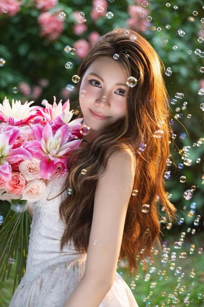 Bộ ảnh thể hiện nhan sắc tuổi 18 của Hạt Dẻ.