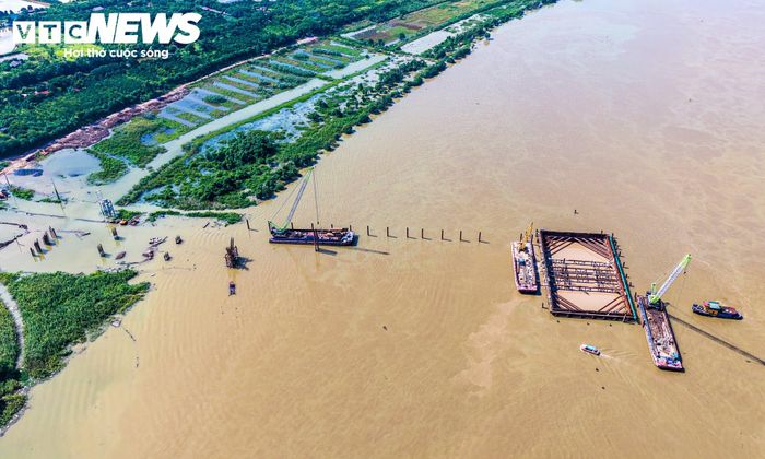 Theo quy hoạch, toàn dự án có tổng chiều dài khoảng 7,5 km, tổng mức đầu tư gần 12.000 tỷ đồng. Điểm đầu kết nối với tuyến Vành đai 3,5 đoạn từ Phúc La - Văn Phú đến cao tốc Pháp Vân - Cầu Giẽ thuộc địa bàn xã Thanh Trì (Hà Nội), điểm cuối nối với tuyến Vành đai 3,5 thuộc xã Văn Giang (Hưng Yên).