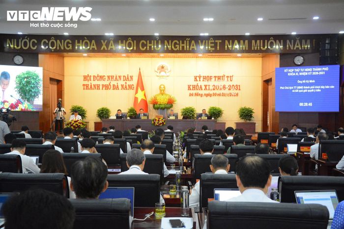 Quang cảnh kỳ họp.