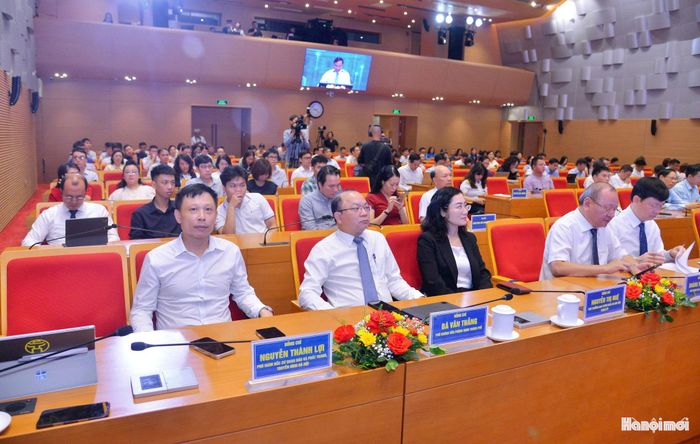 Các đại biểu tham dự lễ ra mắt. Ảnh: Viết Thành