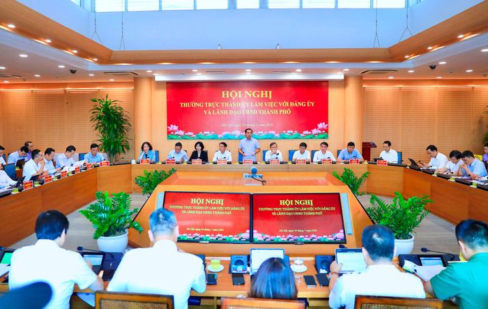 Bí thư Thành ủy Hà Nội Trần Đức Thắng phát biểu kết luận hội nghị. Ảnh: Quang Thái