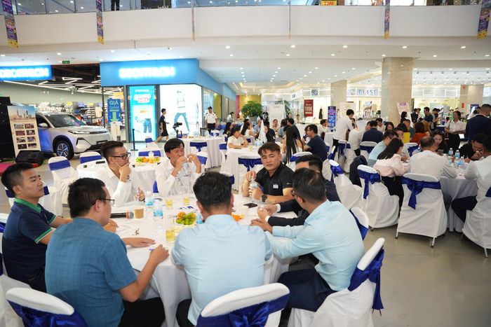 Đại diện các doanh nghiệp tham gia phần Business Matching. Ảnh: Tùng Nguyễn.