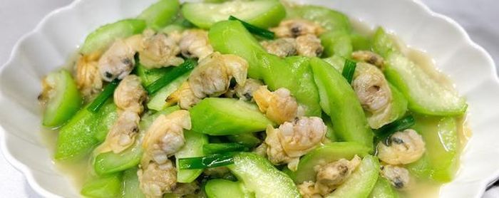 Món ngao xào mướp hương ăn với cơm nóng rất ngon miệng. Ảnh internet.