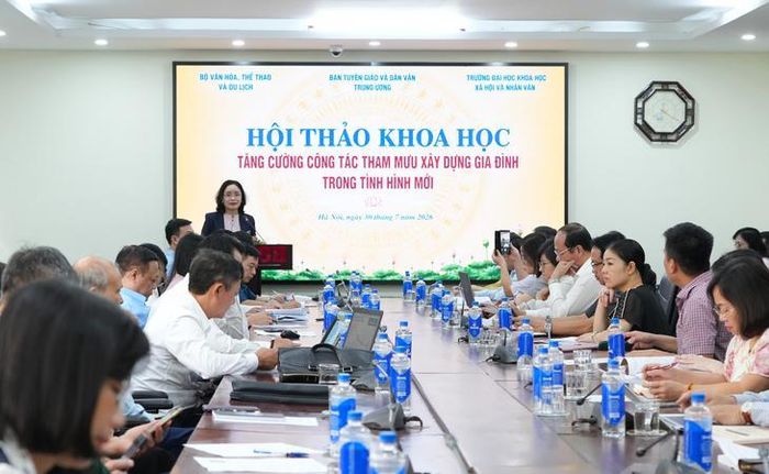 Đồng chí Trịnh Thị Thủy, Thứ trưởng Bộ Văn hóa, Thể thao và Du lịch phát biểu khai mạc Hội thảo.