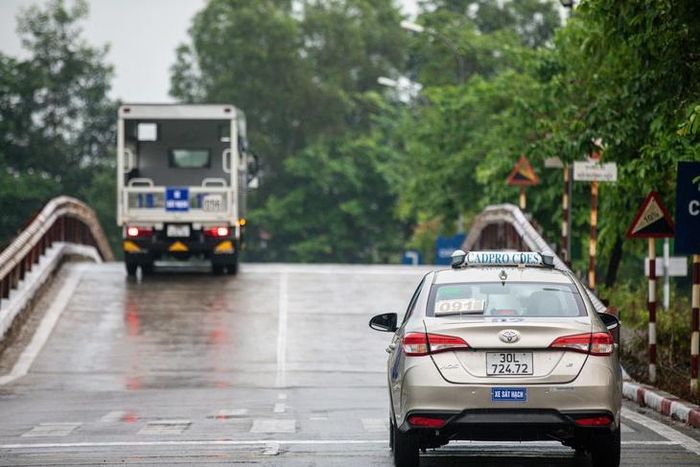 Nhiều địa phương cho rằng quãng đường sát hạch 10km khó phù hợp thực tế. Dự thảo mới dự kiến giảm còn 5km và bỏ thi cao tốc. (Ảnh Thành Long)