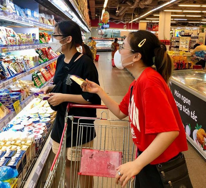 Tiêu thụ thực phẩm tươi sống và ít chế biến vẫn là điều cốt lõi nhằm thúc đẩy những thay đổi chế độ ăn uống giúp cải thiện sức khỏe và tuổi thọ cho mọi người dân. Ảnh: Thùy Vân