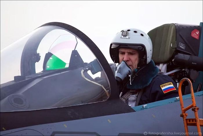 Nhưng cần nói thêm, mặc dù Su-30SM2 là máy bay chiến đấu thế hệ thứ tư tiên tiến nhất ở châu Âu về nhiều mặt, nhưng nó ngày càng bị vượt trội bởi F-35 thế hệ thứ năm, loại tiêm kích đang nhanh chóng được triển khai trên khắp Cựu lục địa.