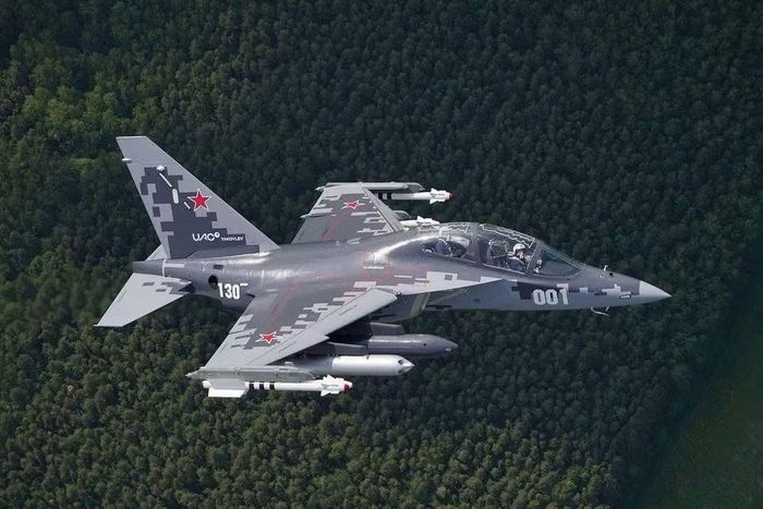 "Sau đó radar và hệ thống quang điện tử của chính nó sẽ tinh chỉnh quỹ đạo, phân loại mục tiêu và kết thúc cuộc tấn công", Tạp chí Army Recognition đưa ra nhận định.