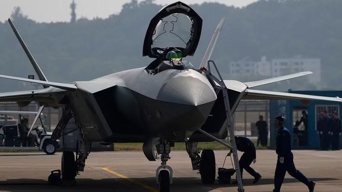 Việc Trung Quốc điều động J-20 tới nhiều căn cứ gần biên giới chưa phản ánh ý định quân sự cụ thể, nhưng cho thấy Bắc Kinh đã có khả năng luân chuyển và triển khai tiêm kích tàng hình trên nhiều hướng chiến lược.