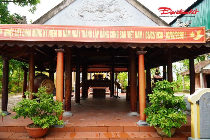 Trong thời kỳ Xô Viết Nghệ Tĩnh, đình nhiều lần là nơi hội họp của chi bộ, tổ chức mít tinh, lãnh đạo quần chúng đấu tranh, thành lập chính quyền Xô Viết và tổ chức nhiều hoạt động cách mạng quan trọng. Với những giá trị đặc biệt về lịch sử, năm 1988, Đình Đỉnh Lự được Bộ Văn hóa - Thông tin xếp hạng Di tích lịch sử cấp quốc gia.