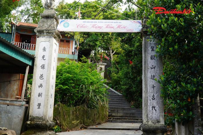 Không chỉ Đình Đỉnh Lự, cách đó không xa, Miếu Biên Sơn - Di tích lịch sử văn hóa cấp quốc gia được công nhận năm 1991 - cũng đang đứng trước yêu cầu cần được đầu tư, tôn tạo.