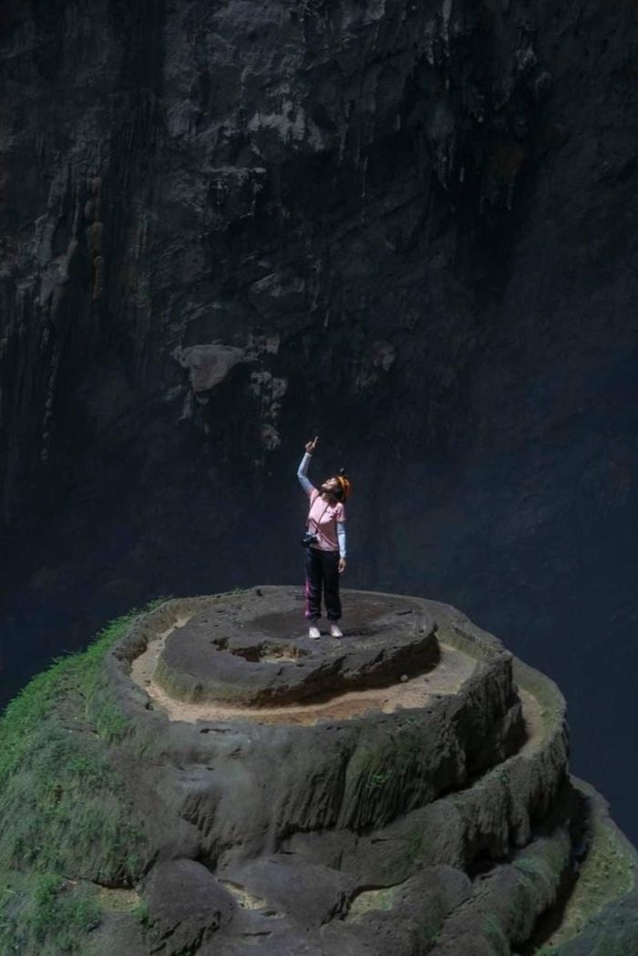 Du khách khám phá hang Sơn Đoòng, hang động lớn nhất hành tinh, nằm trong vùng lõi Vườn Quốc gia Phong Nha - Kẻ Bàng năm 2023. Ảnh: Linh Huỳnh.