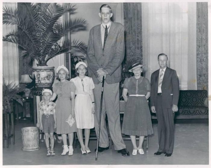 Robert Wadlow qua đời ở tuổi 22. Ảnh: Paille/Flickr.