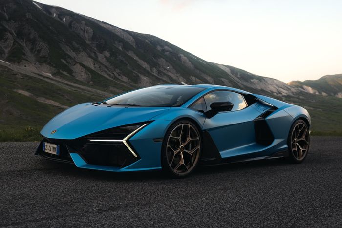 Doanh thu của hãng vẫn tăng 7,4% lên 1,74 tỷ Euro. Trong cùng kỳ, Lamborghini bàn giao 5.422 xe đến khách hàng trên toàn cầu, giảm 4,6% so với nửa đầu năm 2025.